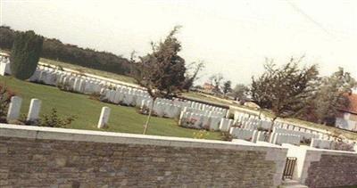 Croix-du-Bac British Cemetery, Steenwerck on Sysoon