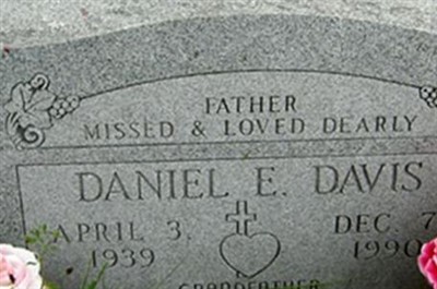 Daniel E Davis on Sysoon