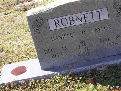 Danielle D Taylor Robnett on Sysoon