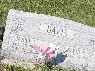 David E Davis, III on Sysoon