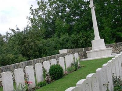 Demuin British Cemetery on Sysoon