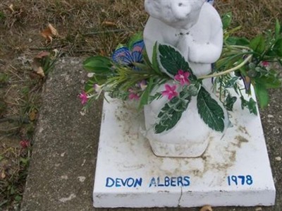 Devon Albers on Sysoon