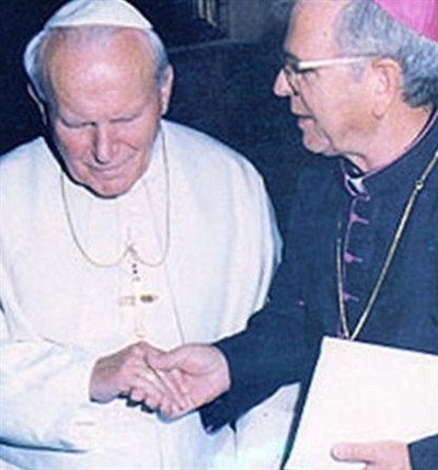 Dom Lino Vomboemmel O.F.M. on Sysoon