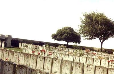 Dominion (CWGC) Cemetery on Sysoon