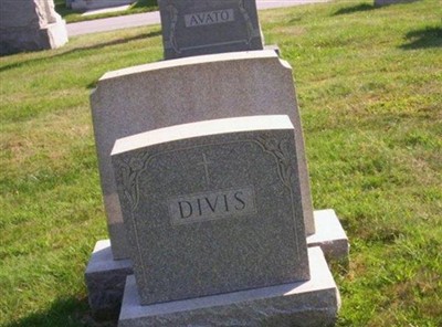 Dorothy B Divis on Sysoon