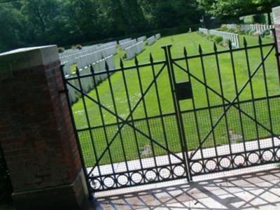 Dozinghem Military Cemetery (CWGC) on Sysoon