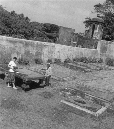 Dutch Cemetery at Sadrangapattinam (Sadras) on Sysoon