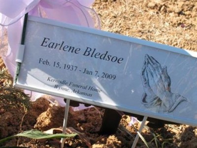 Earlene McCammon Bledsoe on Sysoon