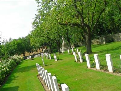 Ecoust Military Cemetery, Ecoust-Saint Mein on Sysoon