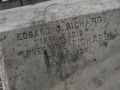 Edgard J Richard on Sysoon