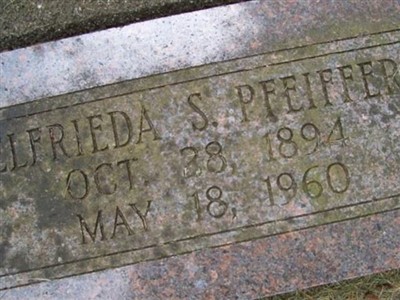 Elfieda S. Pfeiffer on Sysoon