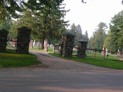 Elora Cemetery on Sysoon