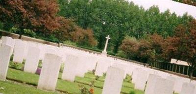 Erquinghem-Lys Churchyard Extension on Sysoon