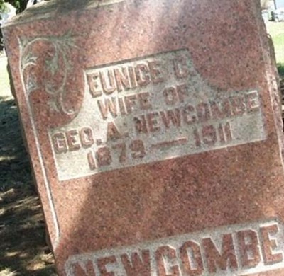 Eunice C Newcombe on Sysoon