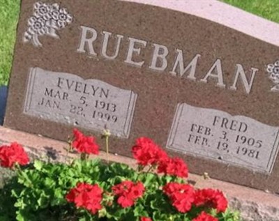Evelyn Stark Rueben on Sysoon