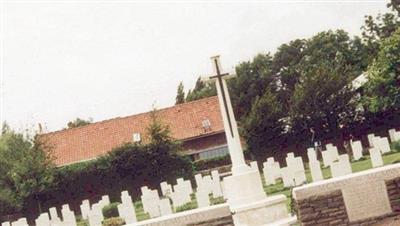 X Farm Cemetery, La Chapelle-d'Armentieres on Sysoon