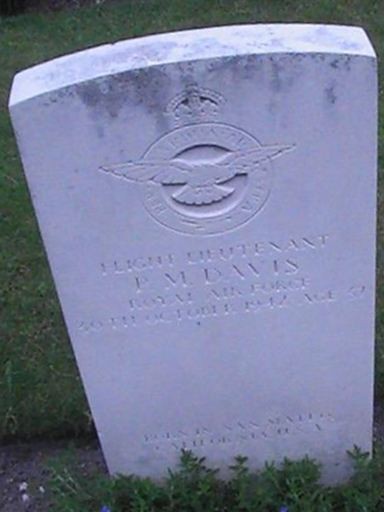 Flight Lieutenant Philip Meyer Davis on Sysoon