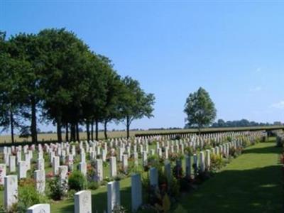 Fontenay-le-Pesnel War Cemetery, Tessel on Sysoon