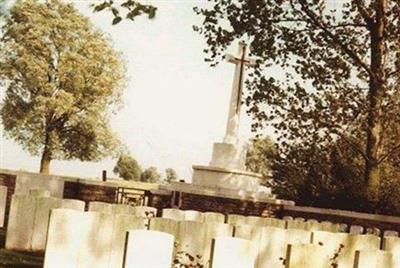 Givenchy-en-Gohelle Canadian Cemetery, Souchez on Sysoon