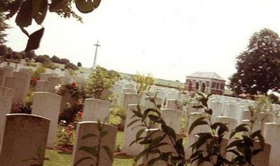 Gommecourt British Cemetery No. 2 on Sysoon