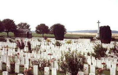 Grove Town Cemetery, Meaulte on Sysoon