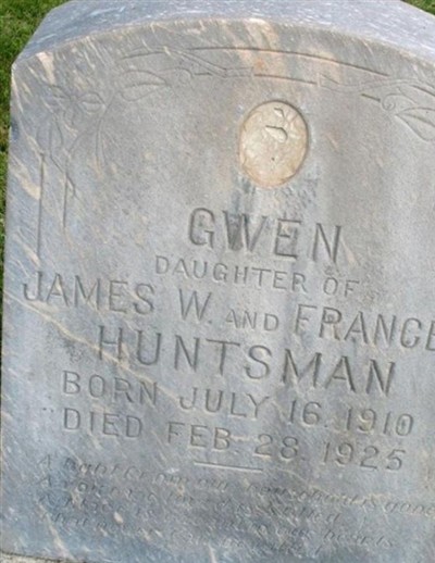 Gwen Huntsman on Sysoon
