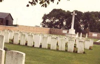 Hancourt British Cemetery on Sysoon