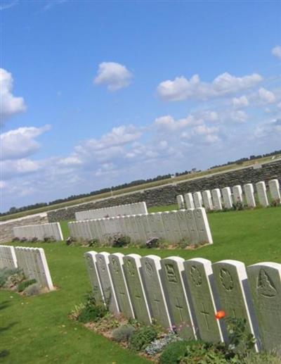 Haynecourt British Cemetery on Sysoon