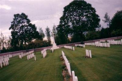 Hebuterne Military Cemetery on Sysoon