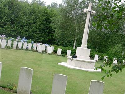 Hedge Row Trench Cemetery on Sysoon