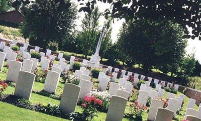 Hermies British (CWGC) Cemetery on Sysoon