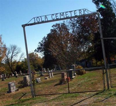 Iola Cemetery on Sysoon