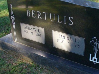 Janina D Bertulis on Sysoon