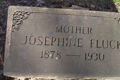 Josephine Fluck on Sysoon