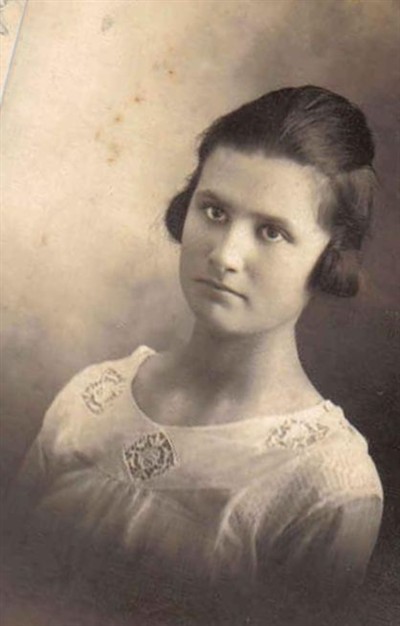 Julia C. Jarosek Jarosek on Sysoon