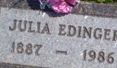 Julia Edinger on Sysoon