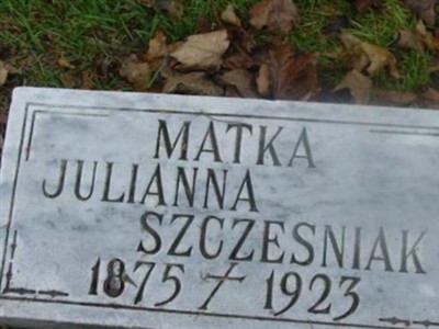 Julianna Szczesniak on Sysoon