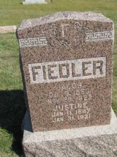 Justine Fiedler on Sysoon