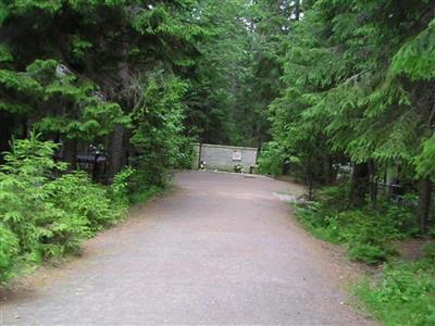 Komarovo Cemetery on Sysoon