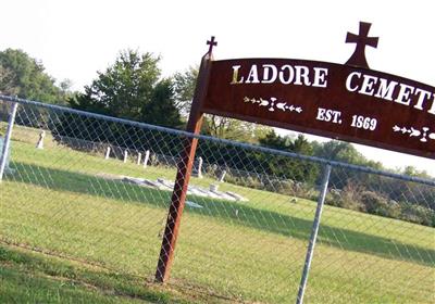 Ladore Cemetery on Sysoon