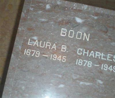 Laura B Boon on Sysoon
