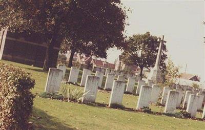 Laventie Military Cemetery, La Gorgue on Sysoon