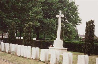 Le Mans West Cemetery on Sysoon