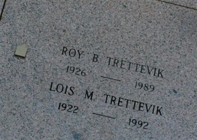 Lois M. Trettevik on Sysoon