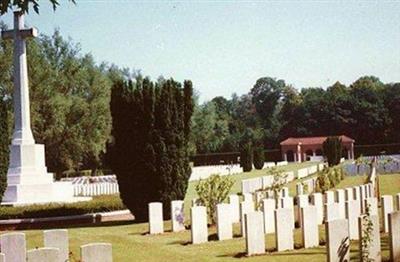 London Cemetery and Extension, Longueval on Sysoon