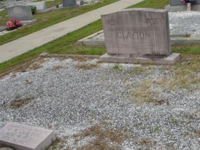 Loree Clayton on Sysoon