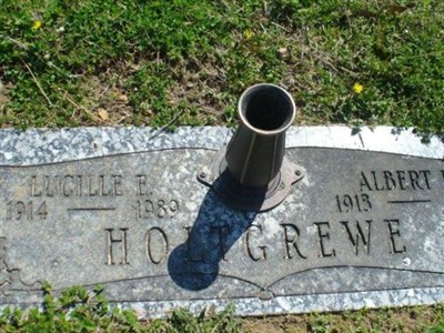 Lucille E Holtgrewe on Sysoon