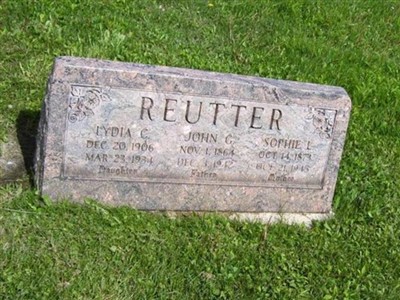 Lydia C Reutter on Sysoon