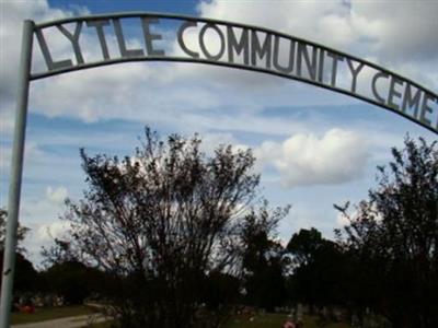 Lytle Community Cemetery on Sysoon