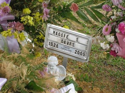 Maggie S Davis on Sysoon